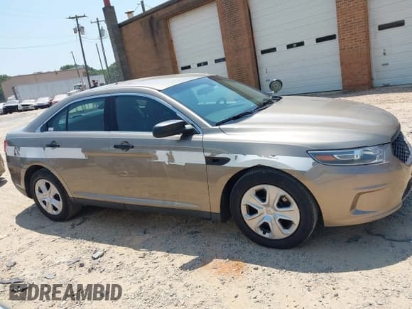 ✅ 2016 Ford Police Interceptor • VIN: 1FAHP2MKXGG155166 • Lot: 42614619. Listed on IAAI with 122,322 mi. Free auction sales archive from the USA and detailed vehicle history report at DreamBid. Image 14.