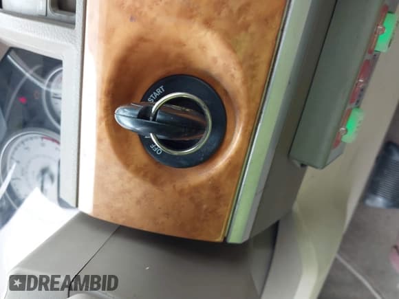 ✅ 2010 Chrysler Town & Country Limited • VIN: 2A4RR7DX5AR361352 • Lot: 39364282. Wystawiony na IAAI z przebiegiem 98 942 mil. Bezpłatny archiwum sprzedaży aukcyjnych z USA i szczegółowy raport historii pojazdu na DreamBid. Zdjęcie 11.