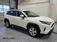 ✅ 2021 Toyota RAV4 Hybrid XLE • VIN: JTMR6RFV2MD014476 • Lot: 81216024. Wystawiony na Copart z przebiegiem 38 405 mil. Bezpłatny archiwum sprzedaży aukcyjnych z USA i szczegółowy raport historii pojazdu na DreamBid. Zdjęcie 4.