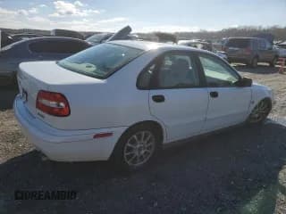 ✅ 2003 Volvo S40 • VIN: YV1VS29563F931995 • Lot: 82492804. Listed on Copart with 200,186 mi. Free auction sales archive from the USA and detailed vehicle history report at DreamBid. Image 3.