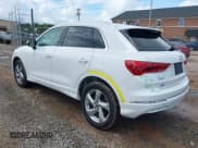 ✅ 2020 Audi Q3 Premium • VIN: WA1AECF31L1052769 • Lot: 42233376. Wystawiony na IAAI z przebiegiem 84 575 mil. Bezpłatny archiwum sprzedaży aukcyjnych z USA i szczegółowy raport historii pojazdu na DreamBid. Zdjęcie 3.