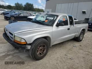 ✅ 2003 Dodge Dakota • VIN: 1D7HL12X33S110095 • Lot: 85368144. Wystawiony na Copart z przebiegiem 266 609 mil. Bezpłatny archiwum sprzedaży aukcyjnych z USA i szczegółowy raport historii pojazdu na DreamBid. Zdjęcie 1.
