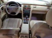 ✅ 2001 Mercedes-Benz E 320 • VIN: WDBJH65J01B292156 • Лот: 49556935. Опубликован ранее на Copart с пробегом 179 223 миль. Бесплатный доступ к архиву аукционных продаж из США и подробный отчёт об истории автомобиля на DreamBid. Изображение 8.