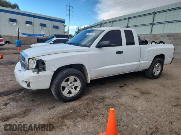 ✅ 2007 Dodge Dakota ST • VIN: 1D7HE22K77S253366 • Лот: 89541755. Опубликован ранее на Copart с пробегом 147 311 миль. Бесплатный доступ к архиву аукционных продаж из США и подробный отчёт об истории автомобиля на DreamBid. Изображение 1.