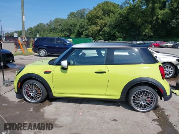 ✅ 2024 MINI Hardtop John Cooper Works • VIN: WMW73DH04R2V54853 • Лот: 42999865. Опубликован ранее на IAAI с пробегом 26 277 миль. Бесплатный доступ к архиву аукционных продаж из США и подробный отчёт об истории автомобиля на DreamBid. Изображение 15.