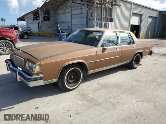 ✅ 1985 Buick LeSabre • VIN: 1G4BP69YXFX414091 • Lot: 85607044. Wystawiony na Copart z przebiegiem 41 036 mil. Bezpłatny archiwum sprzedaży aukcyjnych z USA i szczegółowy raport historii pojazdu na DreamBid. Zdjęcie 1.