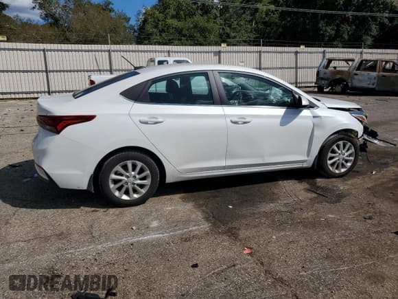 ✅ 2021 Hyundai Accent SE • VIN: 3KPC24A68ME146452 • Lot: 73284544. Wystawiony na Copart z przebiegiem 73 206 mil. Bezpłatny archiwum sprzedaży aukcyjnych z USA i szczegółowy raport historii pojazdu na DreamBid. Zdjęcie 3.