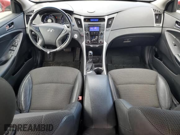 ✅ 2013 Hyundai Sonata SE • VIN: 5NPEC4AB4DH580799 • Lot: 70656464. Wystawiony na Copart z przebiegiem 108 161 mil. Bezpłatny archiwum sprzedaży aukcyjnych z USA i szczegółowy raport historii pojazdu na DreamBid. Zdjęcie 8.