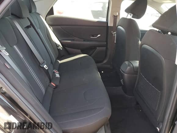 2024 Hyundai Elantra SEL z VIN KMHLS4DG6RU696709, wystawiony jako Copart lot #84183705 z przebiegiem 26 996 mil mil oraz Szkoda całkowita • Salvage title. Historia ofert i sprzedaży dostępna na DreamBid. Obrazek 10.