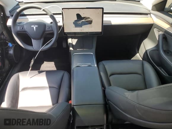 ✅ 2023 Tesla Model 3 • VIN: 5YJ3E1EA1PF694473 • Lot: 52097895. Wystawiony na Copart z przebiegiem 8 268 mil. Bezpłatny archiwum sprzedaży aukcyjnych z USA i szczegółowy raport historii pojazdu na DreamBid. Zdjęcie 8.