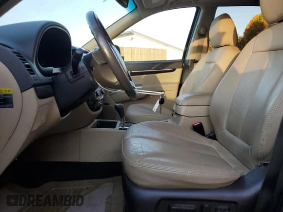 ✅ 2011 Hyundai Santa Fe Limited • VIN: 5XYZKDAG1BG039584 • Lot: 76638224. Listed on Copart with 65,871 mi. Free auction sales archive from the USA and detailed vehicle history report at DreamBid. Image 7.