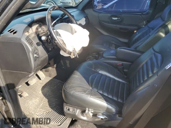 ✅ 2000 Ford F-150 XL • VIN: 2FTRX07L0YCA98549 • Lot: 61469475. Wystawiony na Copart z przebiegiem 67 969 mil. Bezpłatny archiwum sprzedaży aukcyjnych z USA i szczegółowy raport historii pojazdu na DreamBid. Zdjęcie 7.