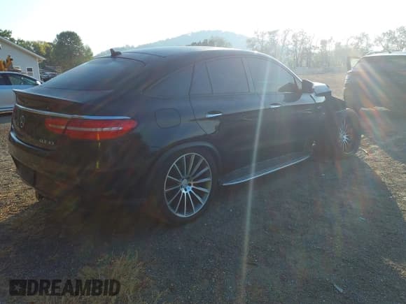 ✅ 2019 Mercedes-Benz GLE 43 AMG • VIN: 4JGED6EB8KA138708 • Lot: 43233097. Listed on IAAI with 75,331 mi. Free auction sales archive from the USA and detailed vehicle history report at DreamBid. Image 4.