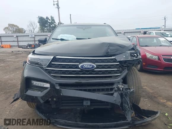 ✅ 2020 Ford Explorer XLT • VIN: 1FMSK8DH3LGC76827 • Lot: 41942722. Wystawiony na IAAI z przebiegiem 120 445 mil. Bezpłatny archiwum sprzedaży aukcyjnych z USA i szczegółowy raport historii pojazdu na DreamBid. Zdjęcie 12.