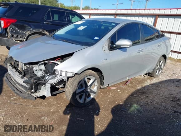 ✅ 2018 Toyota Prius Three • VIN: JTDKARFU6J3059235 • Lot: 43549408. Listed on IAAI with 44,628 mi. Free auction sales archive from the USA and detailed vehicle history report at DreamBid. Image 2.