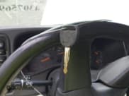 ✅ 2005 Chevrolet Suburban Z71 • VIN: 3GNFK16Z85G175820 • Lot: 43075693. Wystawiony na IAAI z przebiegiem 264 040 mil. Bezpłatny archiwum sprzedaży aukcyjnych z USA i szczegółowy raport historii pojazdu na DreamBid. Zdjęcie 11.