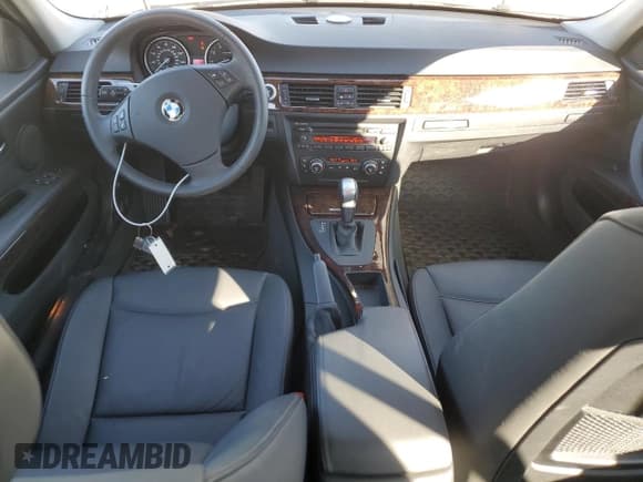 ✅ 2008 BMW 3 Series 328xi • VIN: WBAVT73548FZ37873 • Lot: 41605795. Wystawiony na Copart z przebiegiem 43 445 mil. Bezpłatny archiwum sprzedaży aukcyjnych z USA i szczegółowy raport historii pojazdu na DreamBid. Zdjęcie 8.