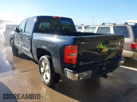 ✅ 2010 Chevrolet Silverado 1500 LT • VIN: 3GCRCSE02AG225245 • Lot: 43597712. Wystawiony na IAAI z przebiegiem 283 273 mil. Bezpłatny archiwum sprzedaży aukcyjnych z USA i szczegółowy raport historii pojazdu na DreamBid. Zdjęcie 3.