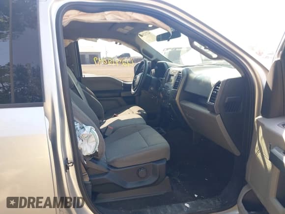 ✅ 2016 Ford F-150 XLT • VIN: 1FTEW1EF1GFC47820 • Lot: 42712049. Wystawiony na IAAI z przebiegiem 167 154 mil. Bezpłatny archiwum sprzedaży aukcyjnych z USA i szczegółowy raport historii pojazdu na DreamBid. Zdjęcie 5.