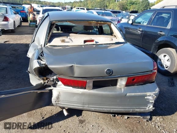 ✅ 2001 Mercury Grand Marquis LS • VIN: 2MEFM75W31X691787 • Лот: 43161332. Опубликован ранее на IAAI с пробегом 138 070 миль. Бесплатный доступ к архиву аукционных продаж из США и подробный отчёт об истории автомобиля на DreamBid. Изображение 6.