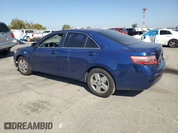 ✅ 2007 Toyota Camry LE • VIN: 4T1BE46K27U087702 • Лот: 82085075. Опубликован ранее на Copart с пробегом 210 865 миль. Бесплатный доступ к архиву аукционных продаж из США и подробный отчёт об истории автомобиля на DreamBid. Изображение 2.