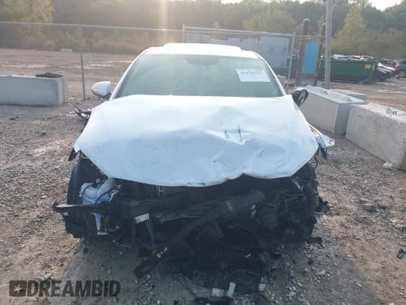 ✅ 2017 Hyundai Elantra SE • VIN: 5NPD84LFXHH023754 • Lot: 43152131. Listed on IAAI with 116,580 mi. Free auction sales archive from the USA and detailed vehicle history report at DreamBid. Image 12.