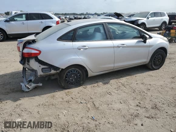 ✅ 2017 Ford Fiesta S • VIN: 3FADP4AJ7HM166140 • Лот: 89719045. Опубликован ранее на Copart с пробегом 80 869 миль. Бесплатный доступ к архиву аукционных продаж из США и подробный отчёт об истории автомобиля на DreamBid. Изображение 3.