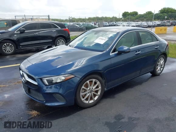 ✅ 2021 Mercedes-Benz A 220 • VIN: W1K3G4FB2MJ271379 • Lot: 42500376. Wystawiony na IAAI z przebiegiem 43 399 mil. Bezpłatny archiwum sprzedaży aukcyjnych z USA i szczegółowy raport historii pojazdu na DreamBid. Zdjęcie 2.