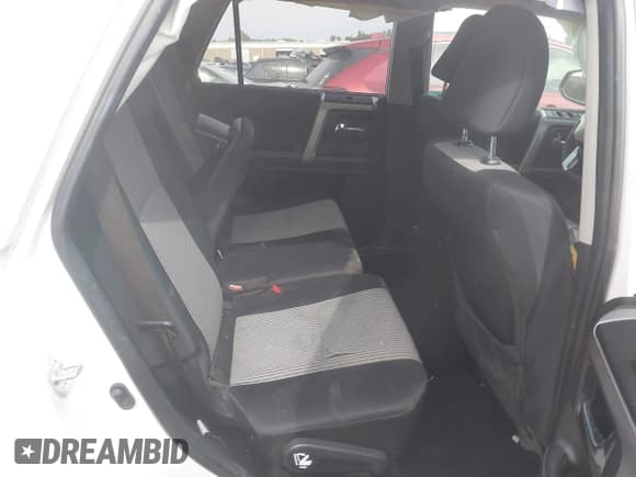 ✅ 2022 Toyota 4Runner SR5 • VIN: JTEEU5JR0N5267018 • Lot: 43524147. Listed on IAAI with 69,548 mi. Free auction sales archive from the USA and detailed vehicle history report at DreamBid. Image 8.