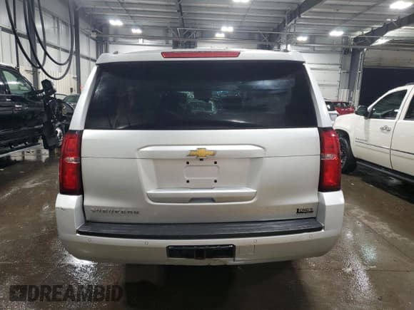 ✅ 2016 Chevrolet Suburban LT • VIN: 1GNSKHKC7GR246579 • Lot: 72983514. Wystawiony na Copart z przebiegiem 159 794 mil. Bezpłatny archiwum sprzedaży aukcyjnych z USA i szczegółowy raport historii pojazdu na DreamBid. Zdjęcie 6.