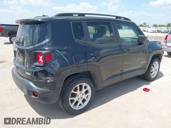 ✅ 2022 Jeep Renegade Latitude • VIN: ZACNJDB19NPN90018 • Lot: 42836966. Listed on IAAI with 61,783 mi. Free auction sales archive from the USA and detailed vehicle history report at DreamBid. Image 4.