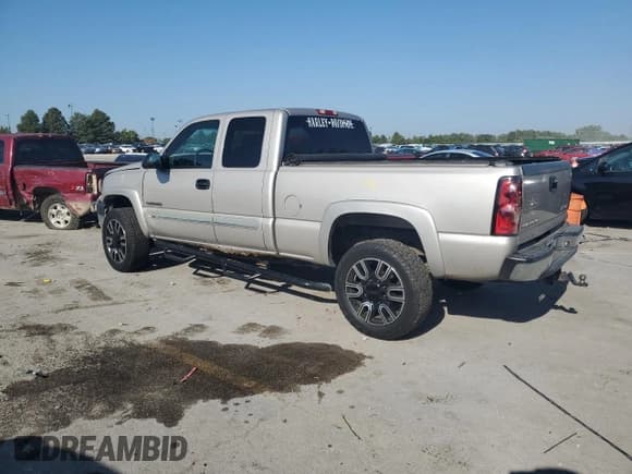 ✅ 2005 Chevrolet Silverado 2500HD Work Truck • VIN: 1GCHC29U05E182448 • Lot: 84376205. Listed on Copart with 266,050 mi. Free auction sales archive from the USA and detailed vehicle history report at DreamBid. Image 2.