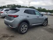 ✅ 2023 Buick Envision Essence • VIN: LRBFZPR44PD201691 • Lot: 69630375. Wystawiony na Copart z przebiegiem 22 803 mil. Bezpłatny archiwum sprzedaży aukcyjnych z USA i szczegółowy raport historii pojazdu na DreamBid. Zdjęcie 3.