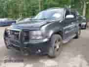 2011 Chevrolet Tahoe LTZ with VIN 1GNSKCE05BR169305, listed as a IAAI auction lot 42247417 with 214,713 mi miles and . Bid and sale history available at DreamBid. Image 17.