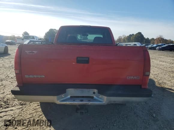 ✅ 1998 GMC Sierra 1500 • VIN: 2GTEC19R6W1523282 • Lot: 92222065. Wystawiony na Copart z przebiegiem 188 832 mil. Bezpłatny archiwum sprzedaży aukcyjnych z USA i szczegółowy raport historii pojazdu na DreamBid. Zdjęcie 6.