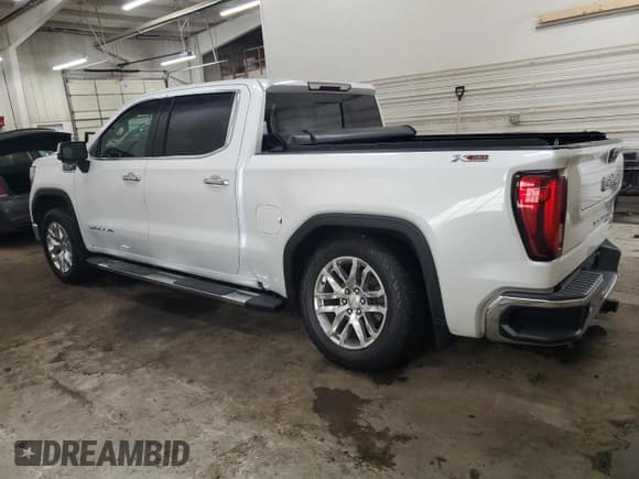 ✅ 2022 GMC Sierra 1500 SLT • VIN: 3GTU9DEL3NG132836 • Лот: 51121265. Опубликован ранее на Copart с пробегом 61 697 миль. Бесплатный доступ к архиву аукционных продаж из США и подробный отчёт об истории автомобиля на DreamBid. Изображение 2.