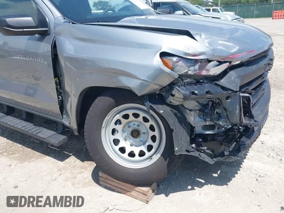 ✅ 2025 Chevrolet Colorado 4WD Work Truck • VIN: 1GCPTBEK6S1131541 • Lot: 42496564. Listed on IAAI with 3,041 mi. Free auction sales archive from the USA and detailed vehicle history report at DreamBid. Image 6.