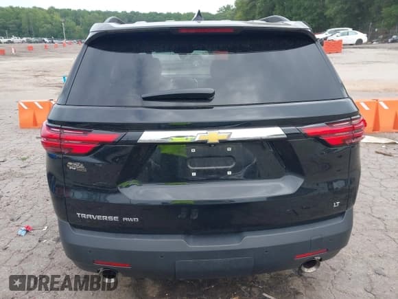 ✅ 2022 Chevrolet Traverse LT • VIN: 1GNEVHKW2NJ134038 • Lot: 42602687. Wystawiony na IAAI z przebiegiem 84 750 mil. Bezpłatny archiwum sprzedaży aukcyjnych z USA i szczegółowy raport historii pojazdu na DreamBid. Zdjęcie 16.