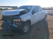 ✅ 2023 Chevrolet Silverado 1500 Work Truck • VIN: 1GCRDAEK2PZ322334 • Lot: 43499438. Wystawiony na IAAI z przebiegiem 54 757 mil. Bezpłatny archiwum sprzedaży aukcyjnych z USA i szczegółowy raport historii pojazdu na DreamBid. Zdjęcie 2.