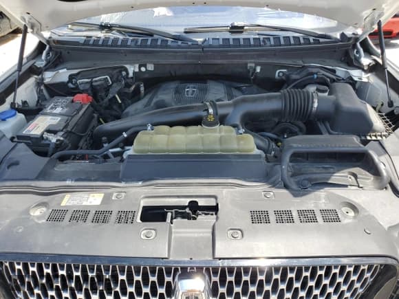 ✅ 2020 Lincoln Navigator Reserve • VIN: 5LMJJ2LT0LEL10152 • Lot: 63636865. Listed on Copart with 95,100 mi. Free auction sales archive from the USA and detailed vehicle history report at DreamBid. Image 12.