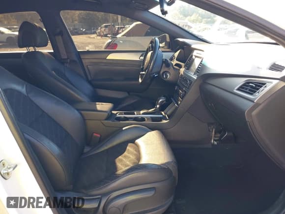 ✅ 2017 Hyundai Sonata Sport • VIN: 5NPE34ABXHH578691 • Lot: 43594159. Listed on IAAI with 99,951 mi. Free auction sales archive from the USA and detailed vehicle history report at DreamBid. Image 5.