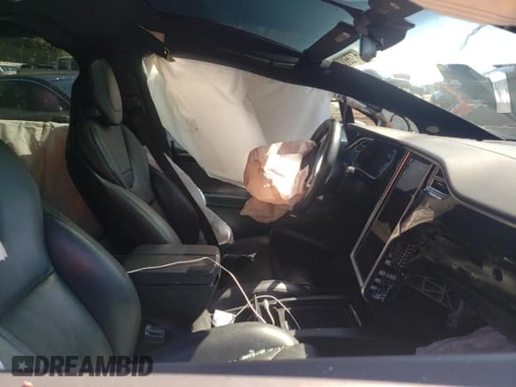 ✅ 2016 Tesla Model X 70D • VIN: 5YJXCAE23GF009079 • Lot: 57768802. Listed on Copart with Not provided. Free auction sales archive from the USA and detailed vehicle history report at DreamBid. Image 5.