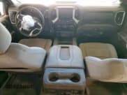 ✅ 2022 Chevrolet Silverado 2500HD LT • VIN: 1GC4YNE76NF156528 • Lot: 84181835. Wystawiony na Copart z przebiegiem 163 193 mil. Bezpłatny archiwum sprzedaży aukcyjnych z USA i szczegółowy raport historii pojazdu na DreamBid. Zdjęcie 8.