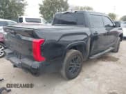 ✅ 2024 Toyota Tundra SR5 • VIN: 5TFLA5DB6RX170838 • Lot: 41368501. Wystawiony na IAAI z przebiegiem 21 918 mil. Bezpłatny archiwum sprzedaży aukcyjnych z USA i szczegółowy raport historii pojazdu na DreamBid. Zdjęcie 4.