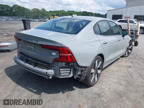 ✅ 2024 Volvo S60 Plus Dark Theme • VIN: 7JRH60FL5RG305681 • Lot: 42515736. Listed on IAAI with 14,157 mi. Free auction sales archive from the USA and detailed vehicle history report at DreamBid. Image 4.