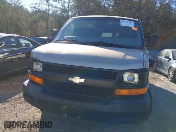 ✅ 2011 Chevrolet Express Cargo • VIN: 1GCSGAFX3B1170378 • Lot: 41610588. Wystawiony na IAAI z przebiegiem 175 177 mil. Bezpłatny archiwum sprzedaży aukcyjnych z USA i szczegółowy raport historii pojazdu na DreamBid. Zdjęcie 12.