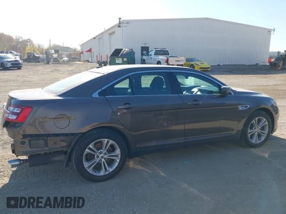 ✅ 2016 Ford Taurus SEL • VIN: 1FAHP2E83GG126899 • Лот: 43592377. Опубликован ранее на IAAI с пробегом 195 518 миль. Бесплатный доступ к архиву аукционных продаж из США и подробный отчёт об истории автомобиля на DreamBid. Изображение 13.
