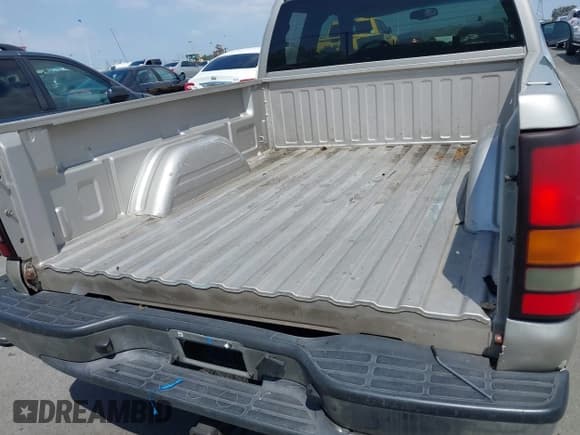 ✅ 2006 GMC Sierra 1500 SLE • VIN: 1GTEC19V06Z203217 • Лот: 42126788. Опубликован ранее на IAAI с пробегом 273 678 миль. Бесплатный доступ к архиву аукционных продаж из США и подробный отчёт об истории автомобиля на DreamBid. Изображение 15.