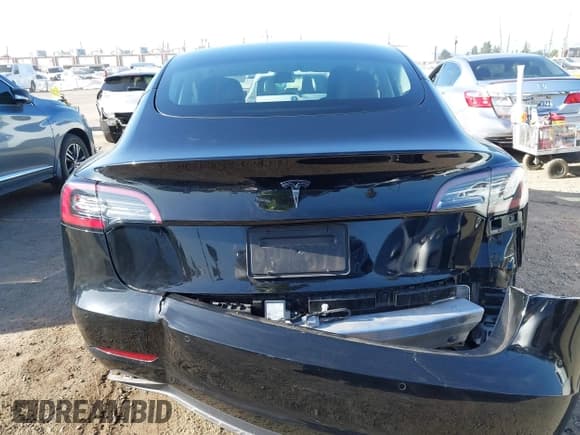 ✅ 2021 Tesla Model 3 Standard Range Plus • VIN: 5YJ3E1EA4MF982032 • Lot: 42271923. Wystawiony na IAAI z przebiegiem 46 651 mil. Bezpłatny archiwum sprzedaży aukcyjnych z USA i szczegółowy raport historii pojazdu na DreamBid. Zdjęcie 16.