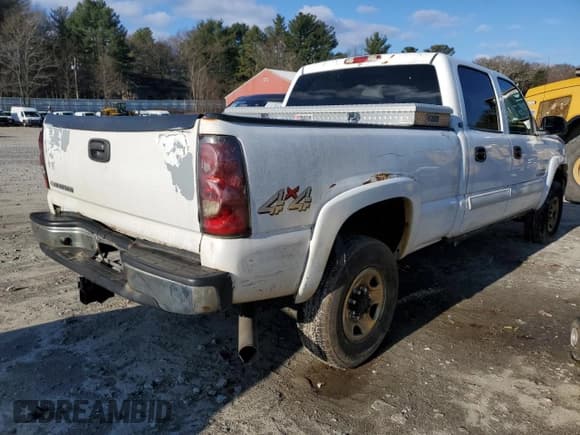 ✅ 2006 Chevrolet Silverado 2500HD LT1 • VIN: 1GCHK23D16F196835 • Lot: 42248305. Wystawiony na Copart z przebiegiem 309 447 mil. Bezpłatny archiwum sprzedaży aukcyjnych z USA i szczegółowy raport historii pojazdu na DreamBid. Zdjęcie 3.